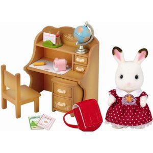 Sylvanian Families Nábytek "chocolate" králíků - sestra u psacího stolu se židlí